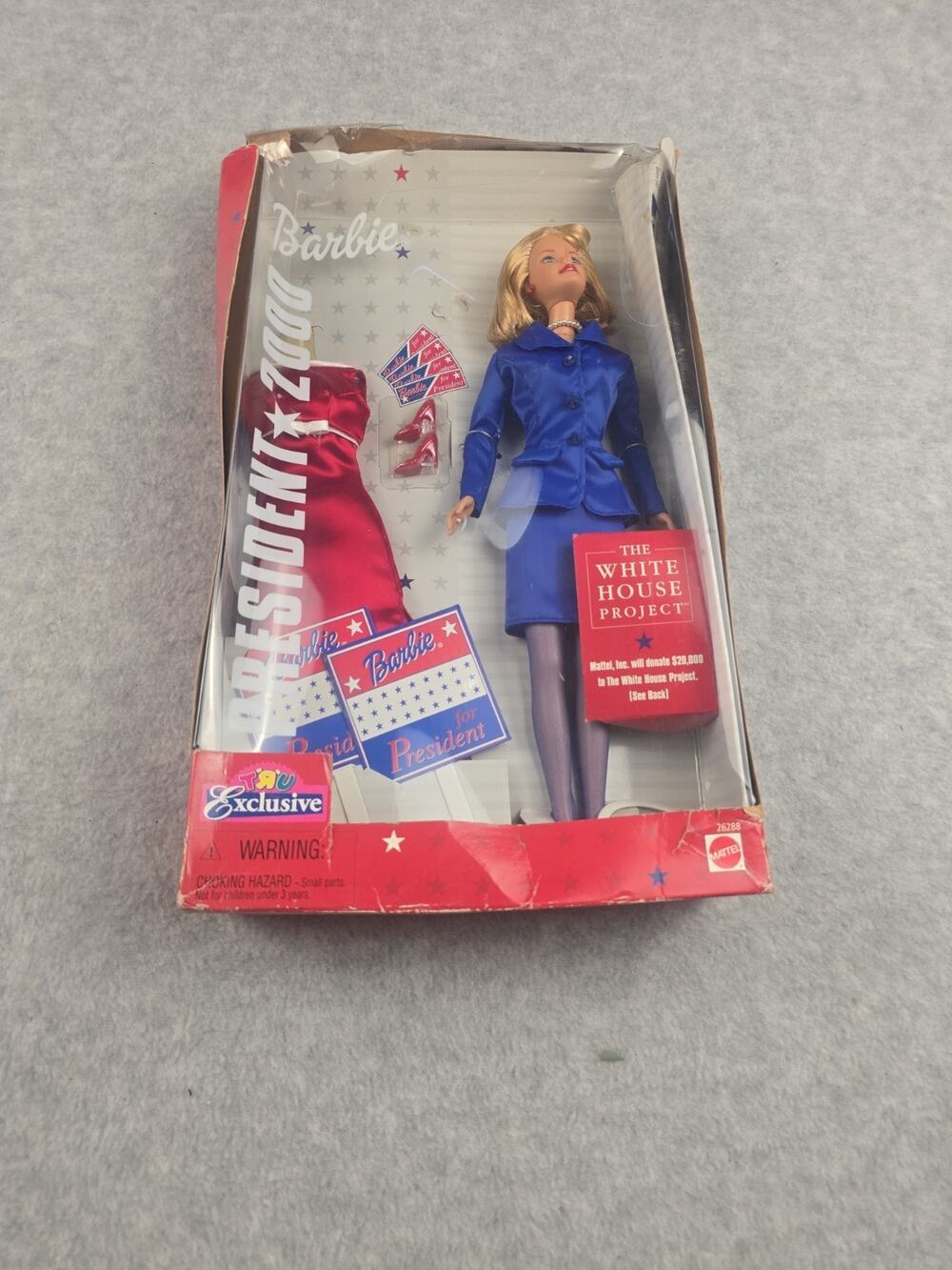 1999 Mattel Barbie President 2000 Toys R Us Exclusive Doll 26288 Read!